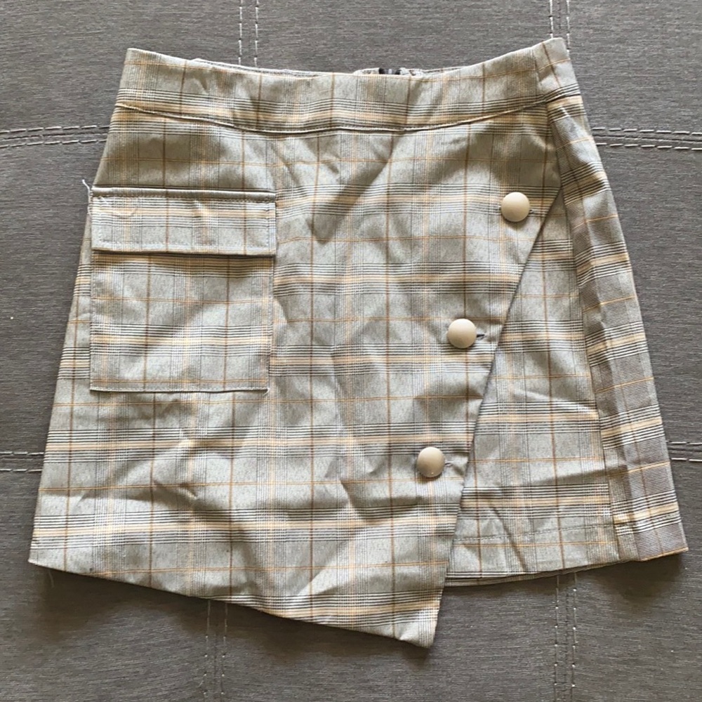 Plaid mini skirt